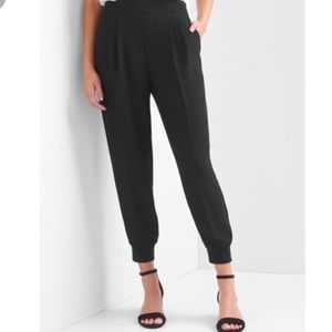 Crepe Pleated Jogger